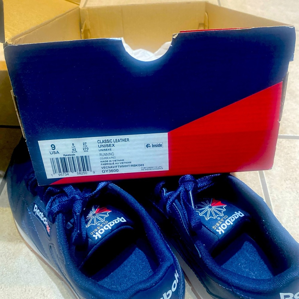 Reebok blue Womens athletic shoes size 9 !